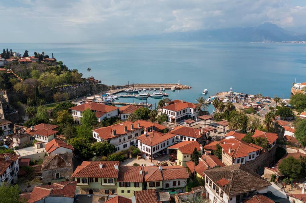 Antalya’da Temmuz rekoru kırıldı: Bir günde 102 bini aşkın yabancı ziyaretçi geldi 6